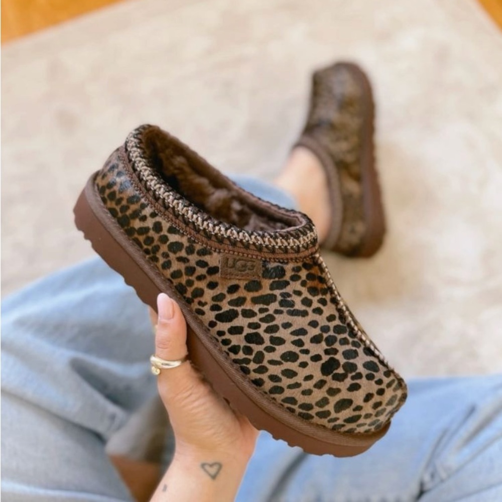 UGG Tasman Slipper Caspian Burnt Cedar (Leopard)